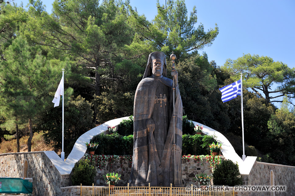 Photo of makarios statue makarios statue