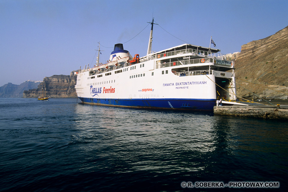 Boats from Santorini to Athens