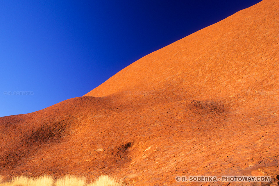 Fonds d'écran d'Australie Uluru montagne Aborigène Wallpaper