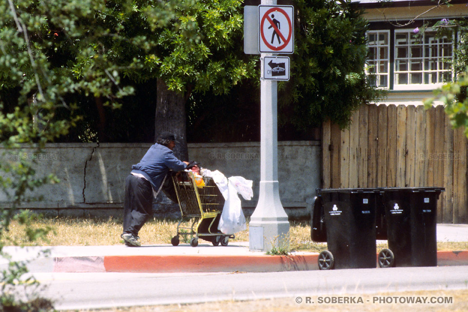 Photo d'un Homeless dans la rue à Los Angeles