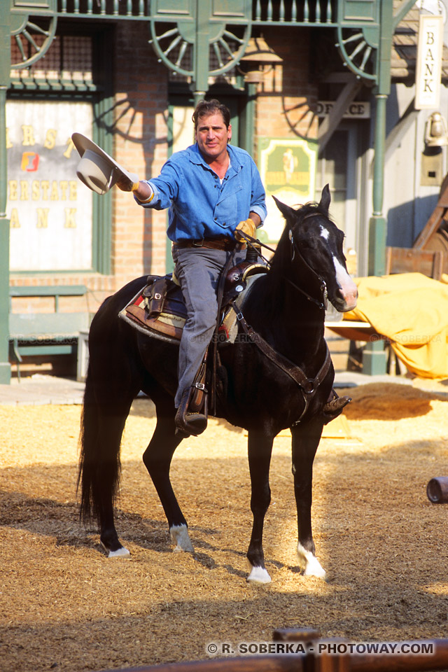 Photos d'un cowboy à cheval - Photo à Hollywood en Californie aux Etats Unis