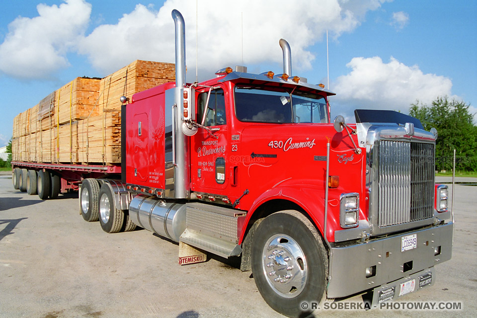 Photos de camions américains : photo de trucks dans le nord du Canada