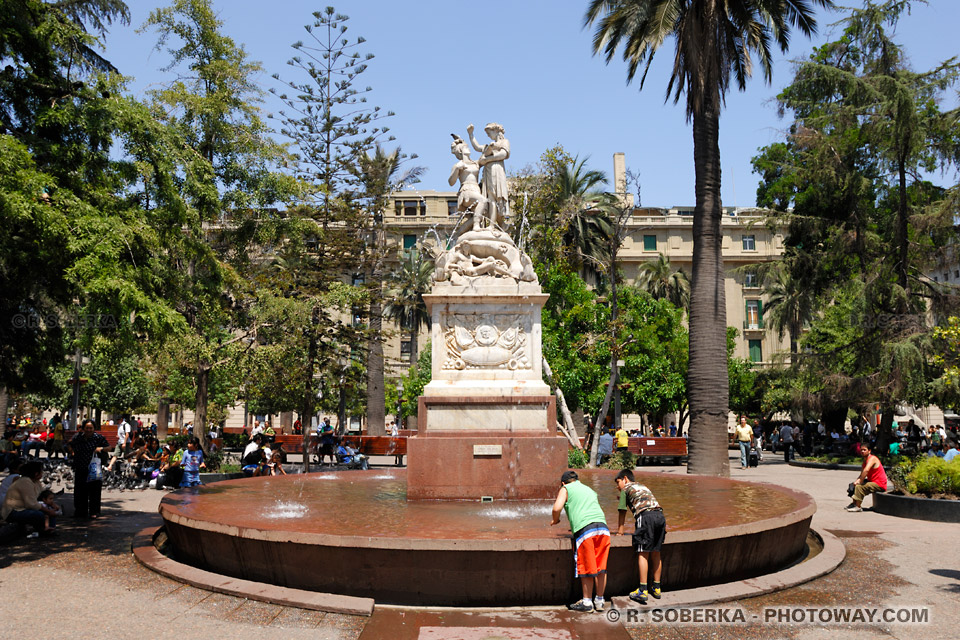 Photo de la Plaza de Armas à Santiago - Histoire du Bolivarisme en Amérique du sud