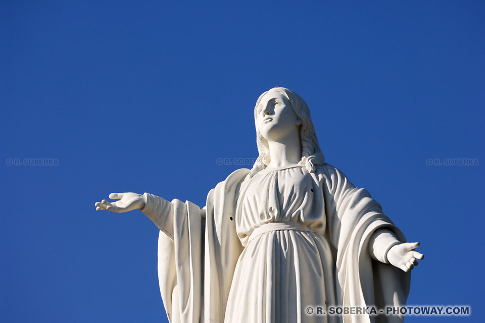 Tour du monde 2006 : Photo de la Sainte Vierge carnets de voyages à Santiago au Chili 