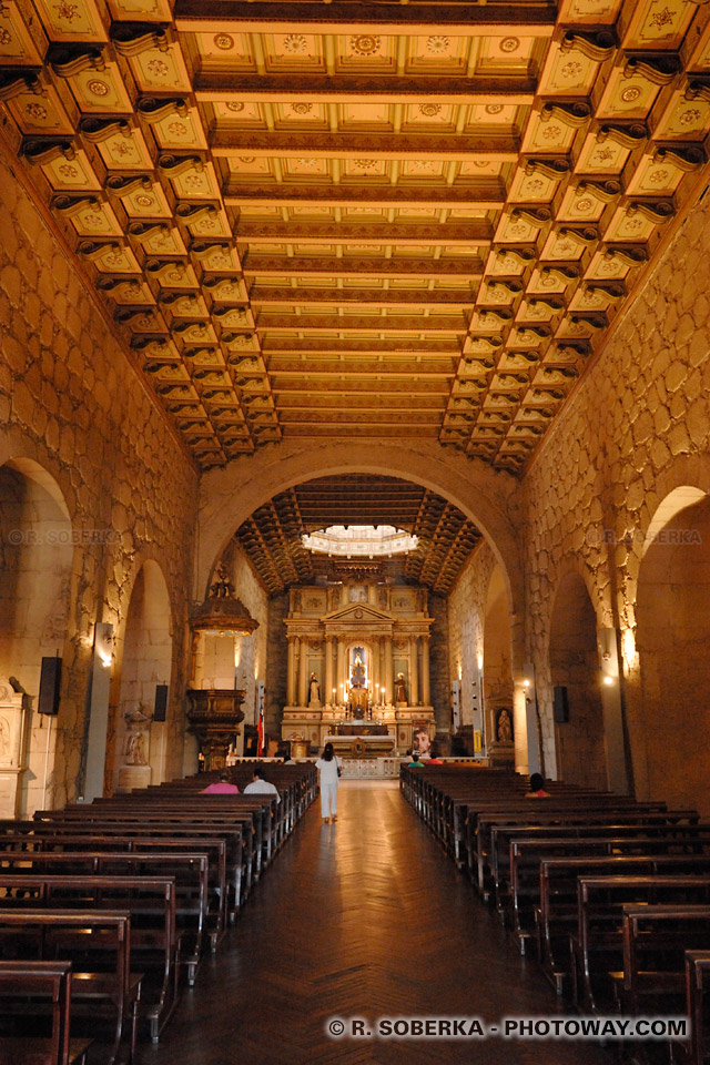 Eglise San Francisco un édifice colonial des moines franciscains à Santiago