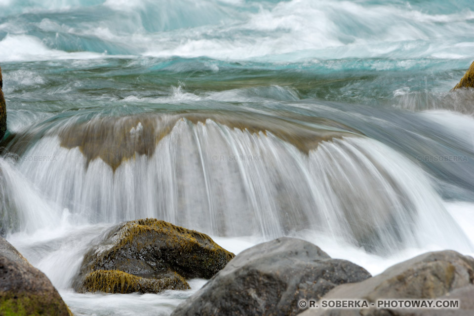 Images et Photos de paysages naturels : photo d'une petite cascade du Chili