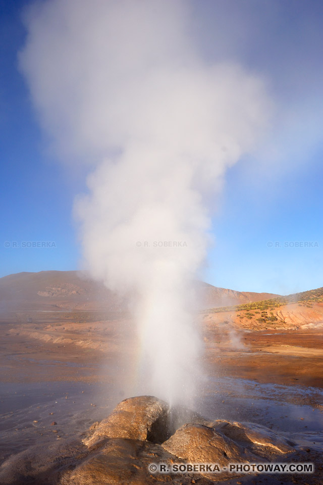 vapeur sortant d'un geysers photo et images