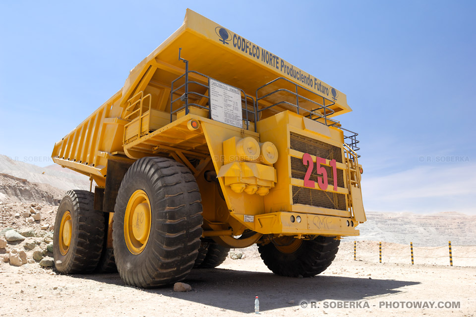 Camions géants et roues de 4 mètres de diamètre !