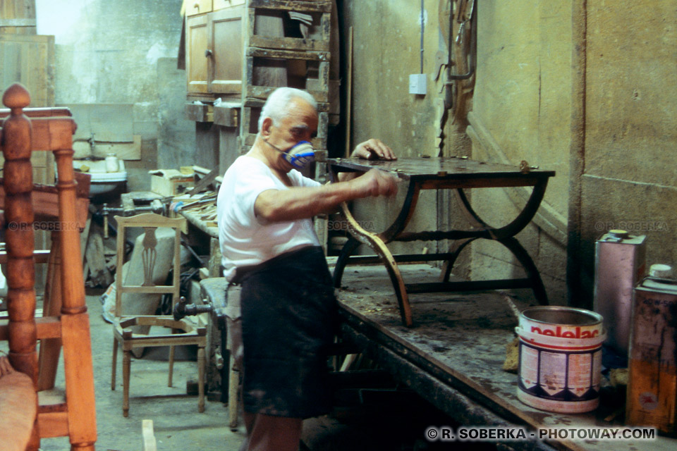 images Photos d'artisans photo d'un artisan menuisier à Nicosie Chypre