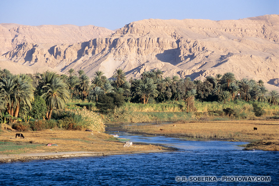 Photos d'affluents du Nil photo du Nil et plateaux du Gebel el-Nezzi