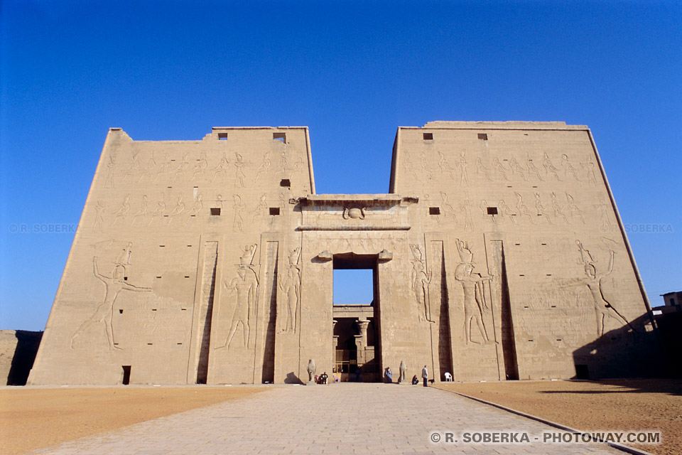 Photos du temple d'Edfou photo d'Edfou dédié à Horus visite en Egypte