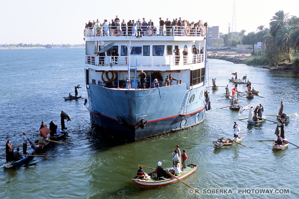 Photos du barrage d'Esna photo bateaux voyage sur le Nil en Egypte