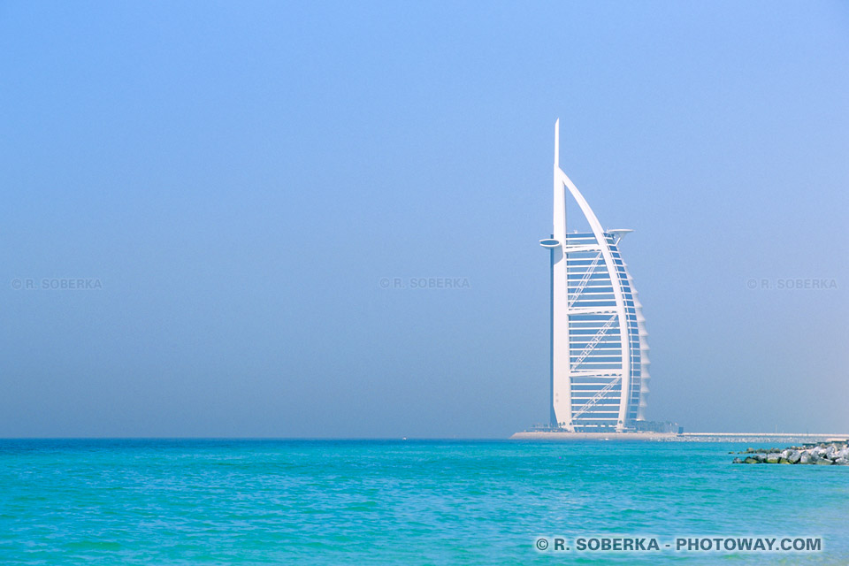 Image du Burj Al Arab hotel à Dubaï guide hôtel le plus luxueux au monde