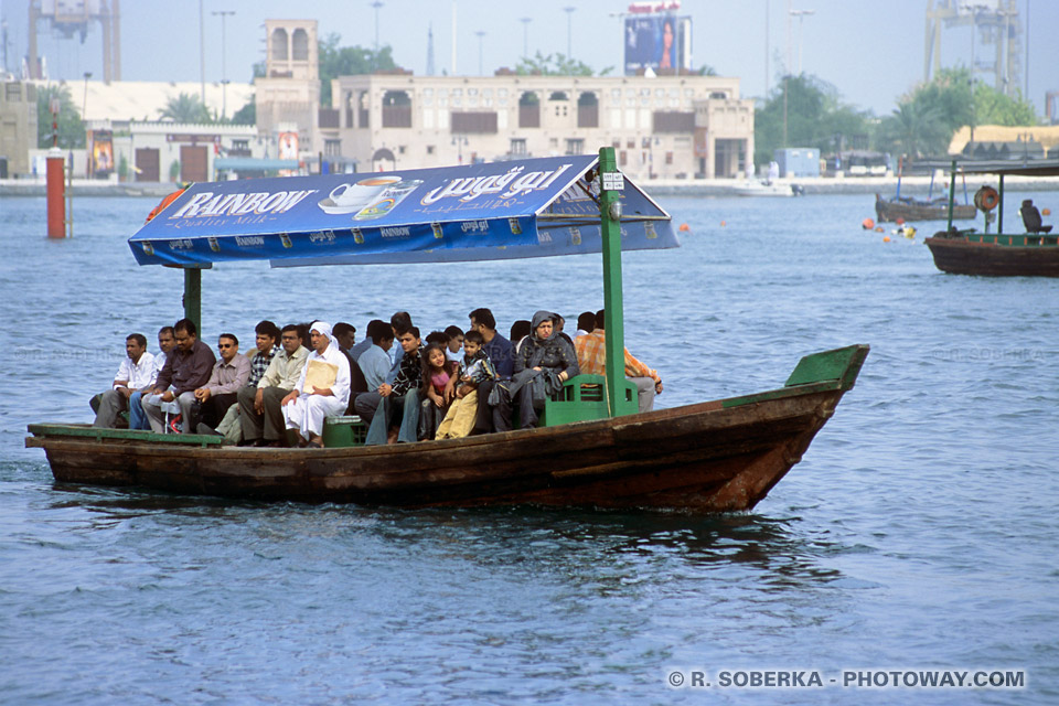 Image Photo Abra photos Abras bateau traditionnels à Dubaï aux Emirats Arabes Unis