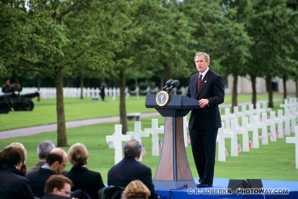 Photos du president George W. Bush photo en Normandie et discours