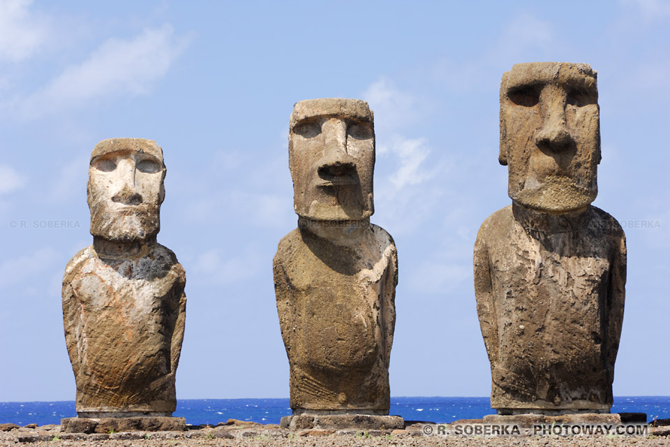 Photos de Moaïs images de trois Moaïs sur l'île de Pâques