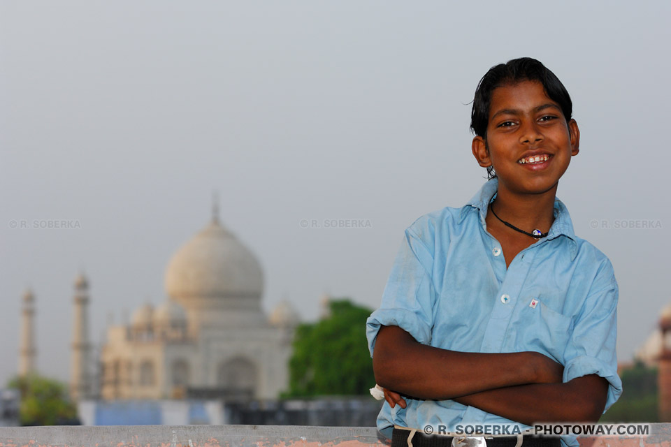 Photo portrait d'un jeune garçon indien