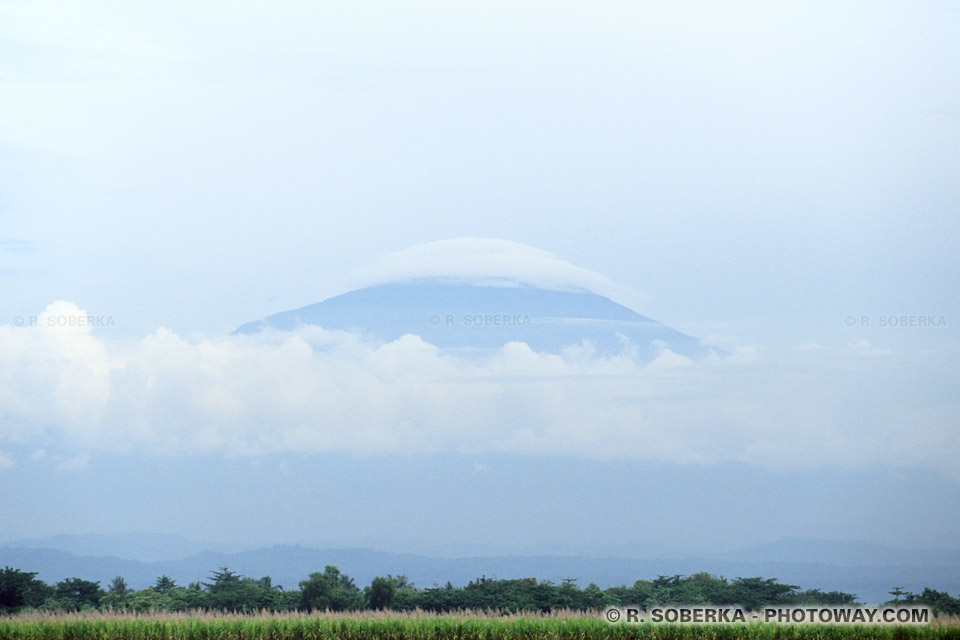 Photos de volcans indonésiens photo d'un volcan à Java en Indonésie