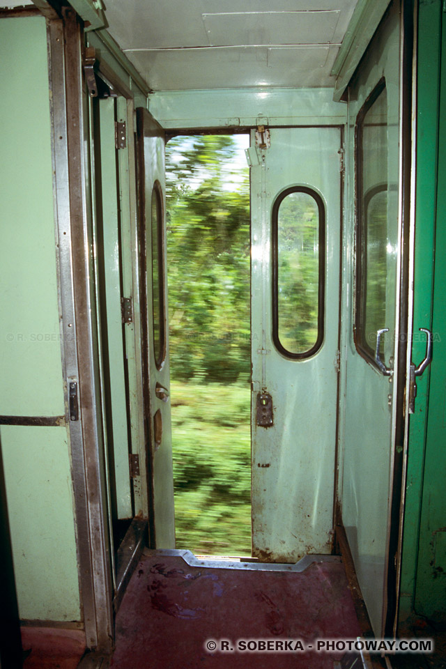 Photos du train de Jakarta à Jogjakarta voyage en Indonésie