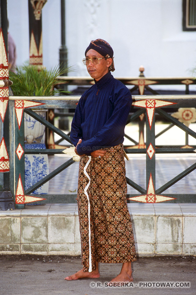 Photos de gardes : photo du garde du palais du sultan de Jogja