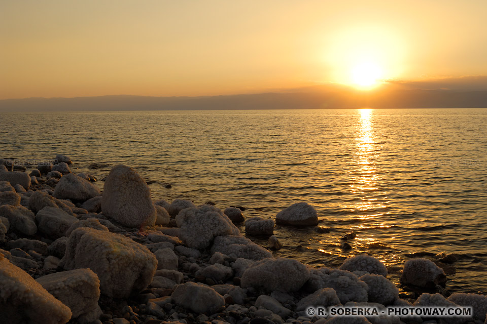 Photo De Coucher De Soleil Sur La Mer Morte Photos De