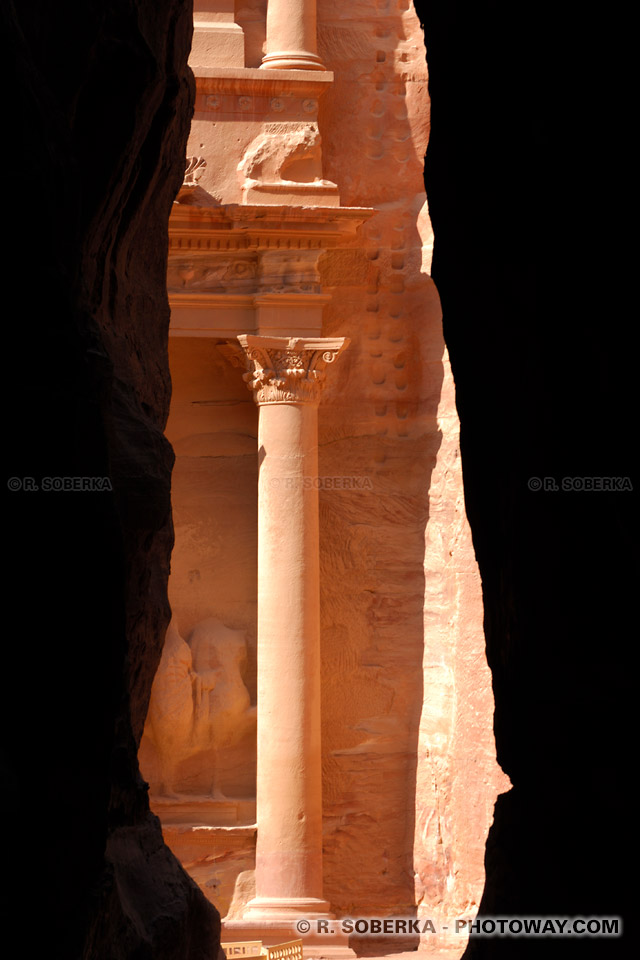 Photo d'une colonne du temple de Petra