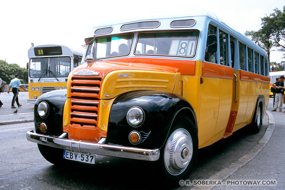 images Photos d'autocars anglais anciens photo d'un ancien autocar à Malte