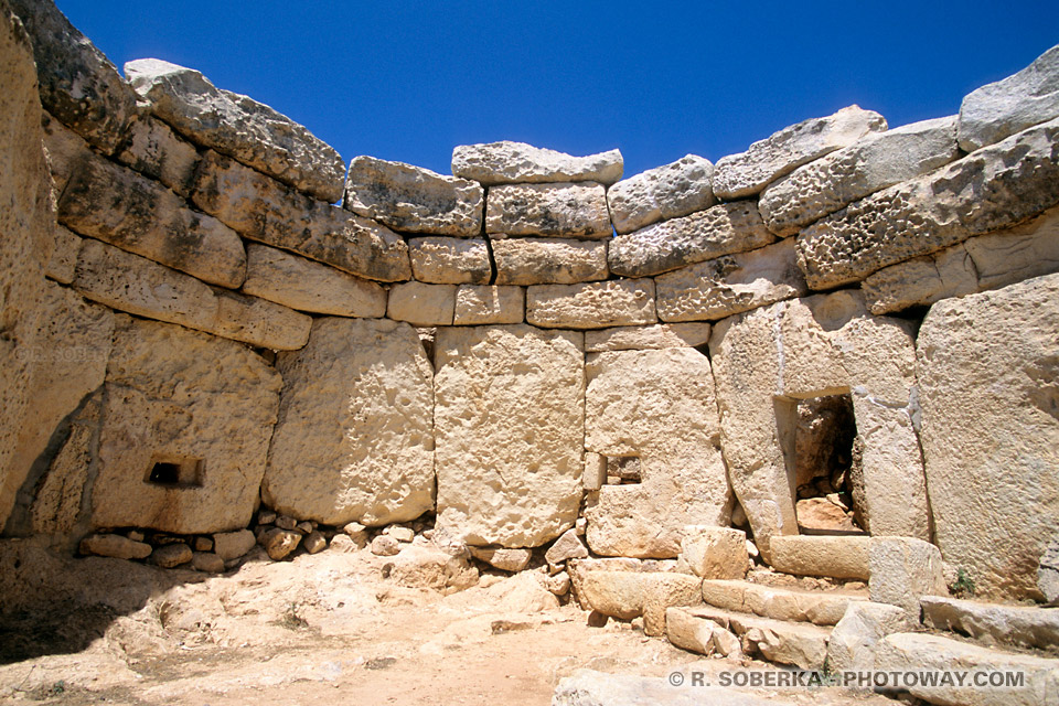 Images Photos de lieu de culte préhistorique photo de blocs de pierres