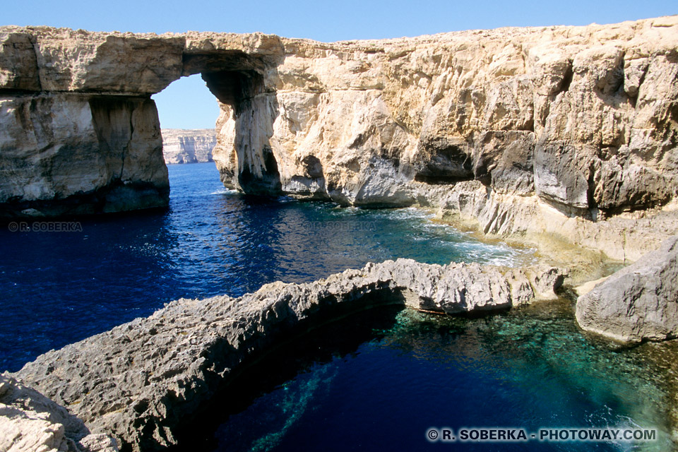 Images et Photos de crevasses photos d'un crevasse sous-marine photo à Gozo