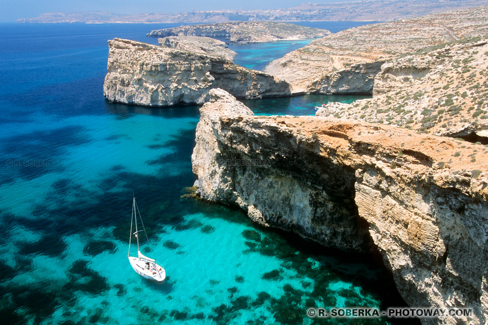 Images et Photos de Comino photo de comino petite île de Malte archipel maltais
