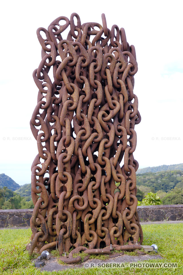 hommage aux victimesde l'éruption du volcan Morne Rouge