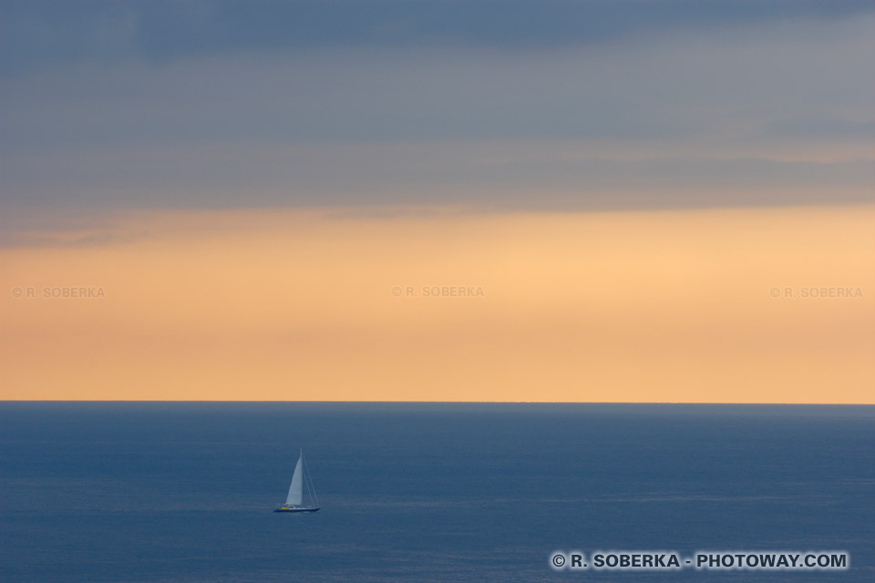 image d'un coucher de Soleil sur la mer des Caraïbes photos de couchers de Soleil