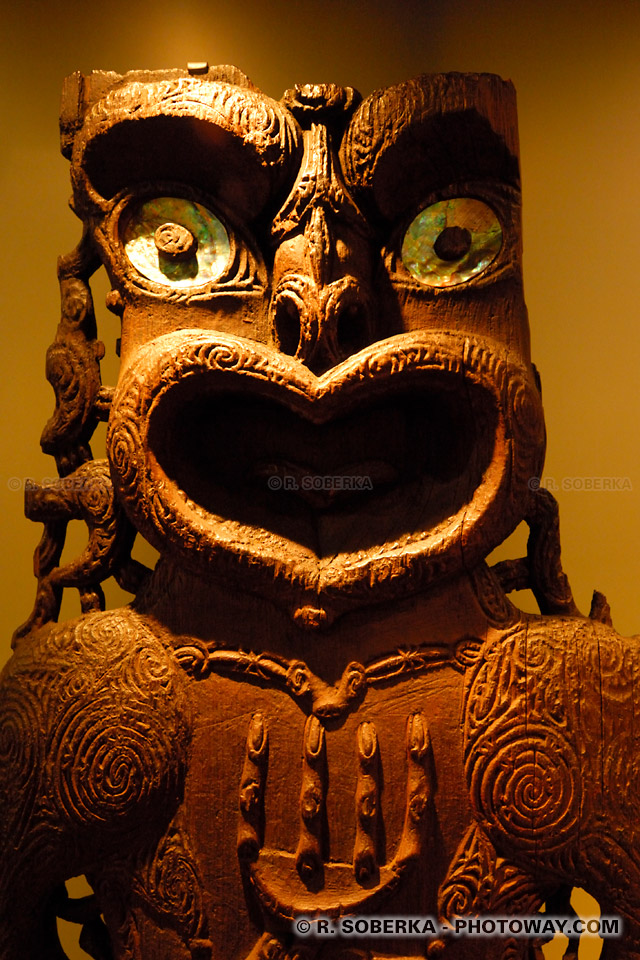 Photo d'une statue, une sculpture Maori en Nouvelle-Zélande