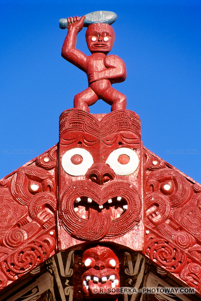 Photos de sculptures maoris : photo d'une sculputre maori en Nouvelle zélande