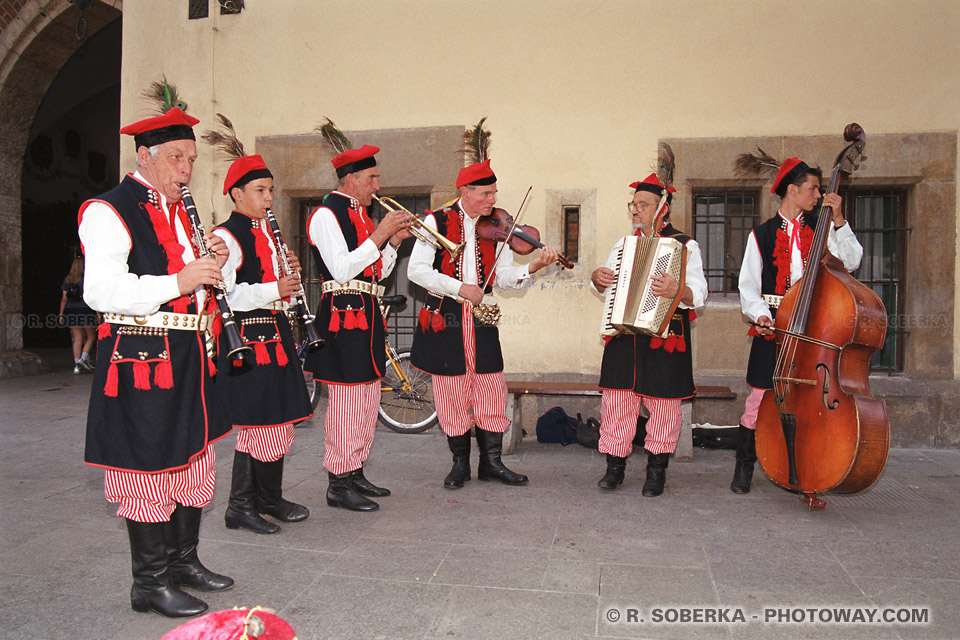 Images Photos d'un orchestre folklorique polonais photo reportage à Cravovie