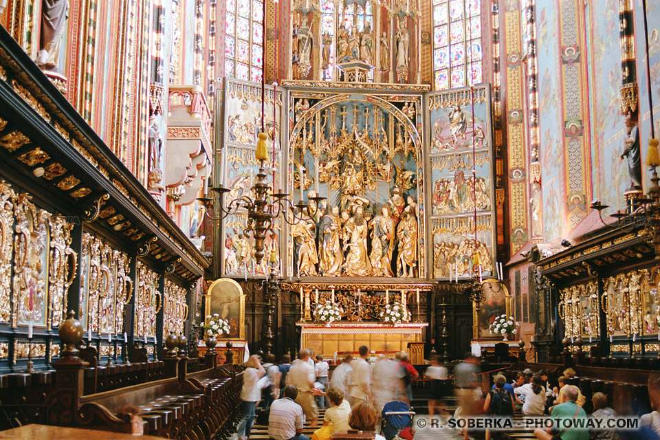 Images et Photos de triptiques photo du Retable de Vit Stwosz Cracovie Pologne