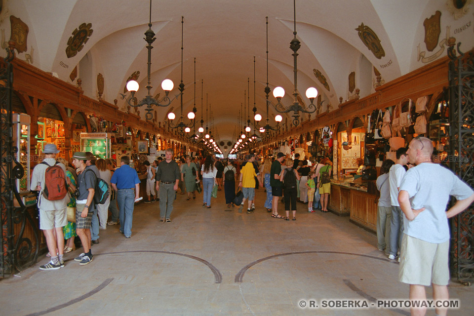 Images Photos de l'artisanat polonais photo des Sukiennice boutiques Cracovie