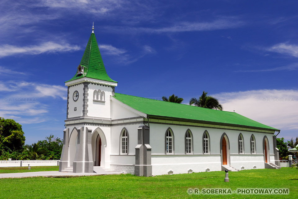 image de l'église en Polynésie photos d'une église colorée à Moorea