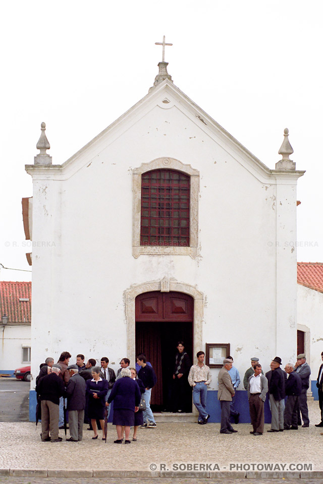 Photos du Village de Porto Covo au Portugal, photos de la sortie d'église