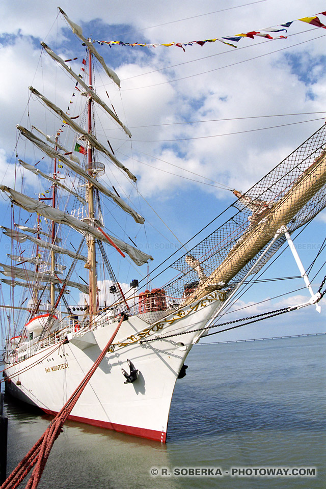 Photos du Dar Mlodziezy photo du bateau polonais à l'Exposition Universelle de Lisbonne