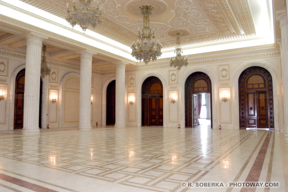 Image Photos des lustres de cristal et magnifiques salles Palais de Ceausescu 