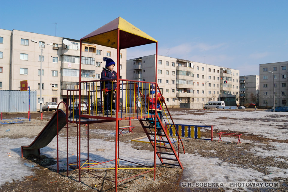 Image du sentiment d'insécurité: photos des cités de banlieue en Roumanie