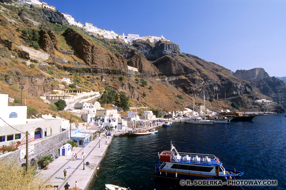 Port Messa Galios à Santorin