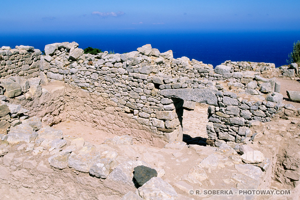 ruines maisons ancienne Théra à Santorin