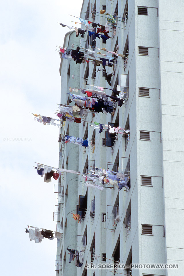 Photos de linge qui seche, photo des balcons d'immeubles à singapour
