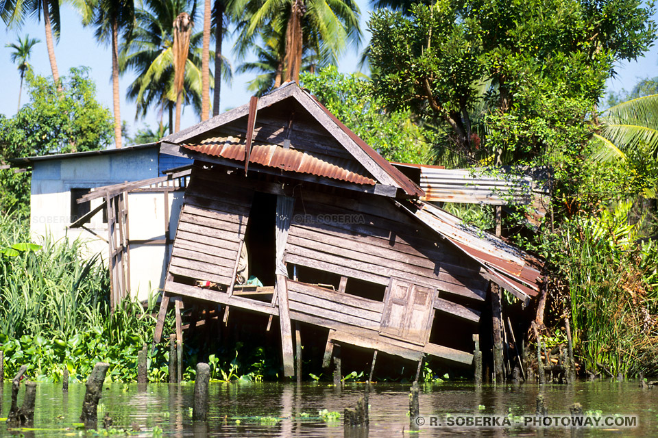 maisons les pieds dans l'eau Thaïlande