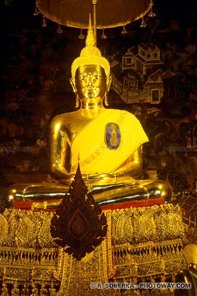 Photos de feuilles d'or dans les temples de Bangkok