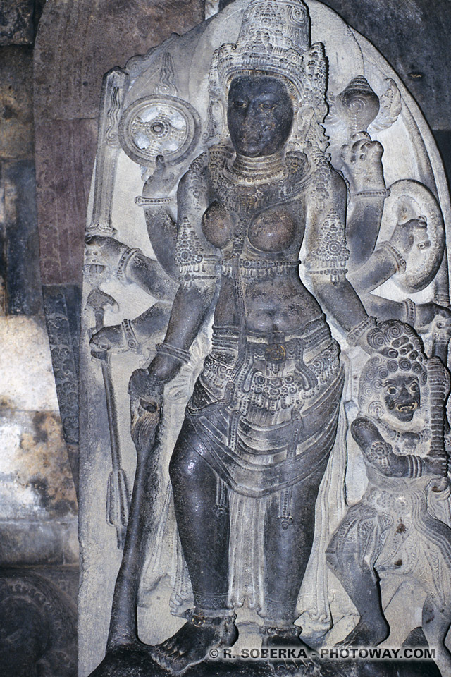 Images de Brahma, de Shiva, de Vishnu