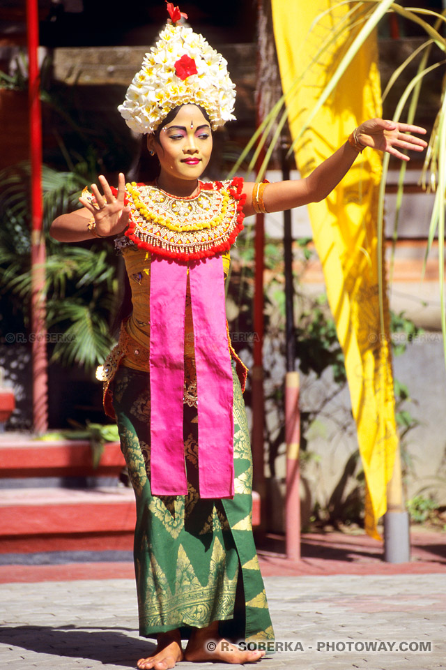 Photo de costume traditionnel balinais