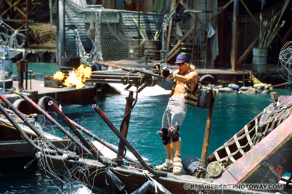 Photos de Mitrailleuses factice du film Waterworld